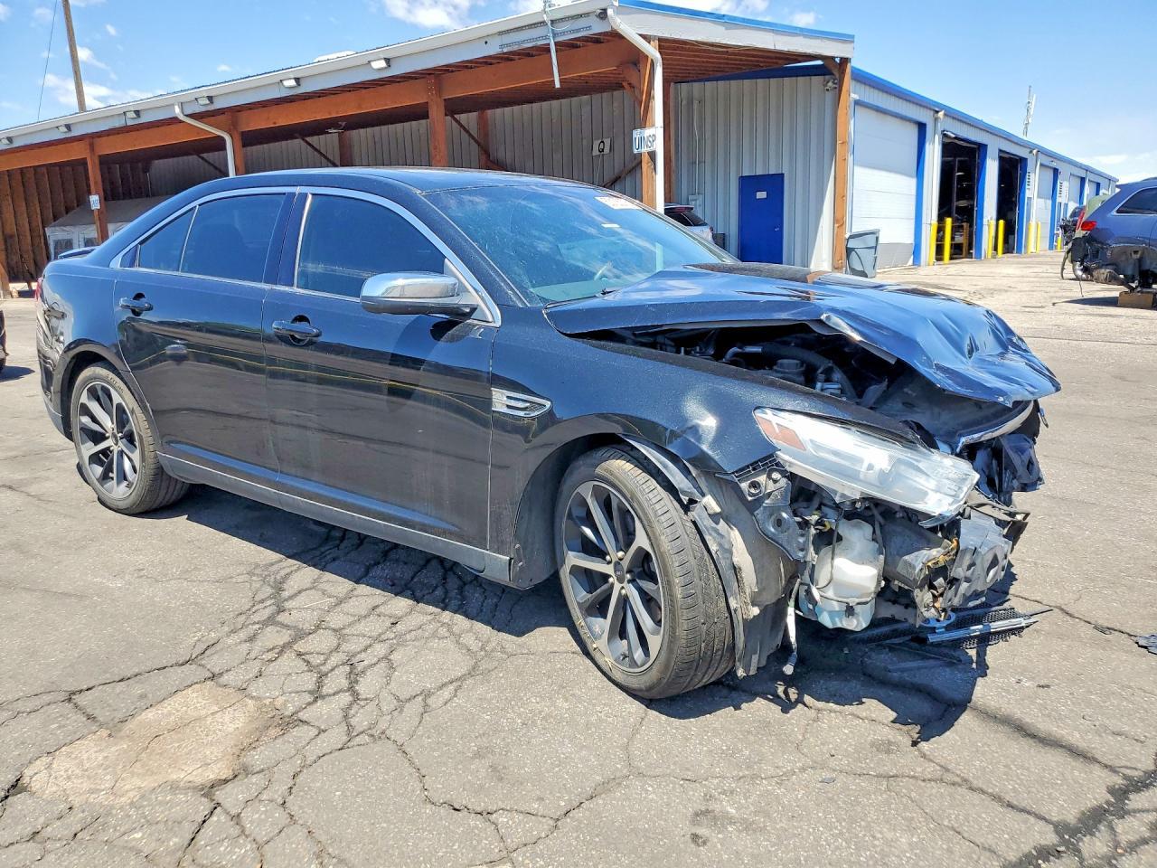 2014 Ford Taurus Limited - Image 4