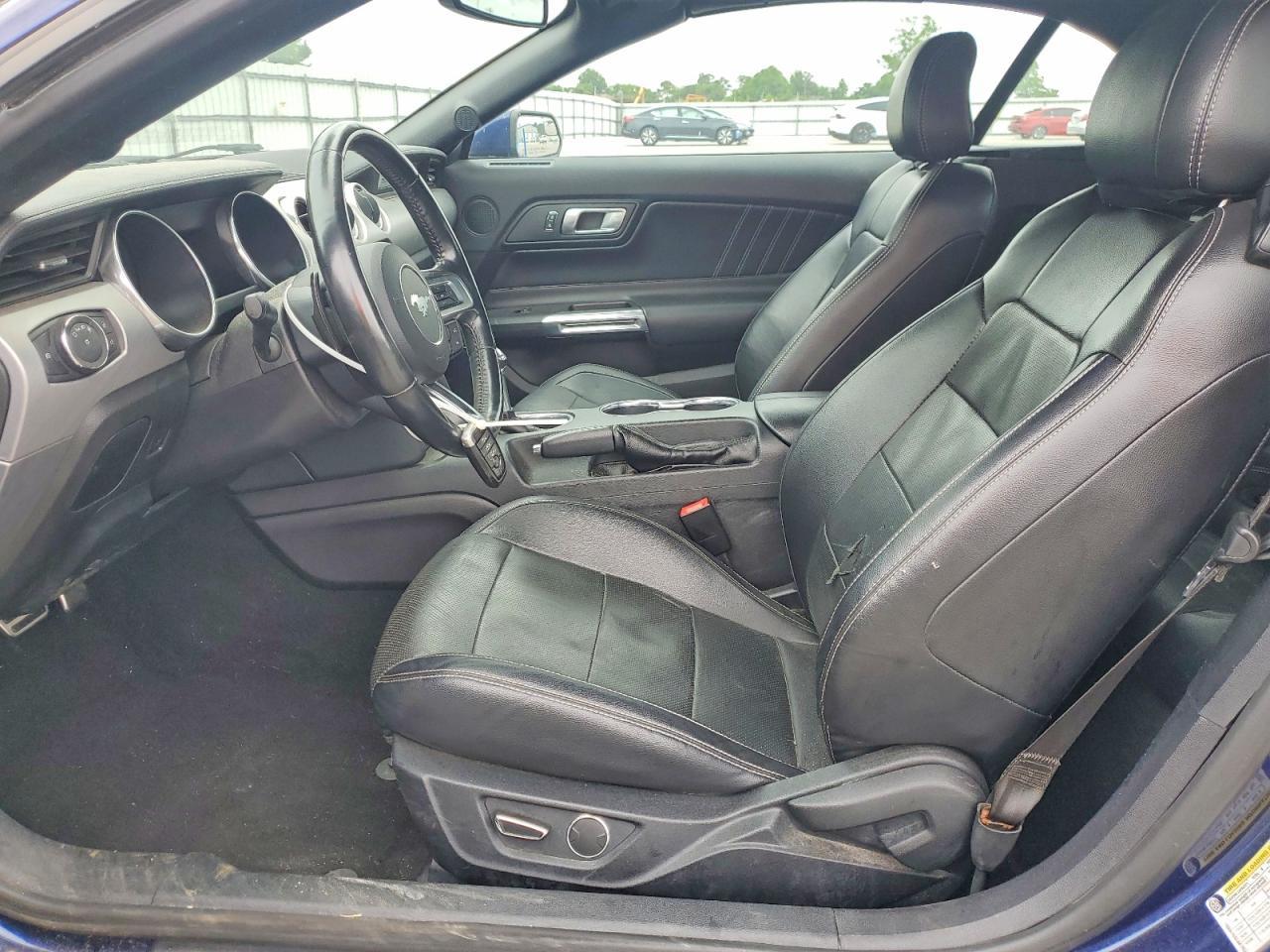 2019 Ford Mustang - Image 7
