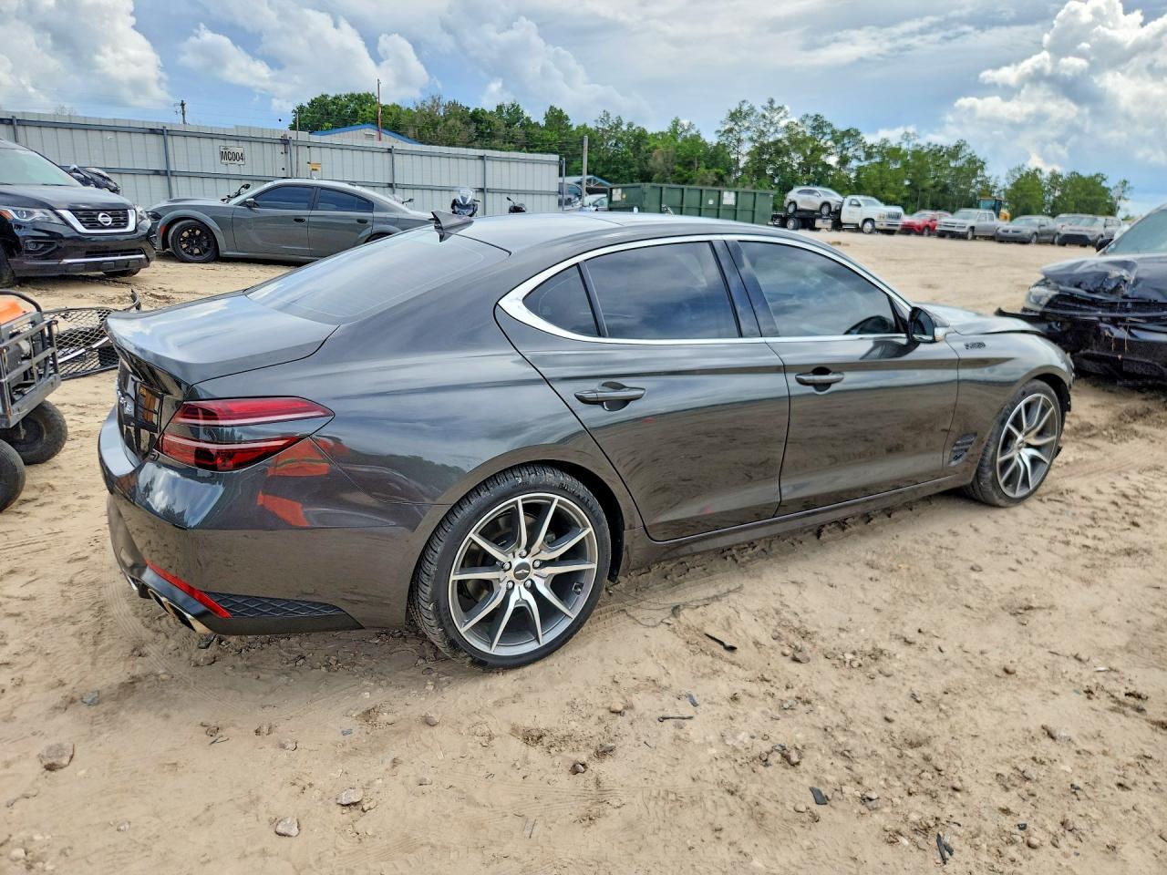 2022 Genesis G70 2.0T - Фото 3