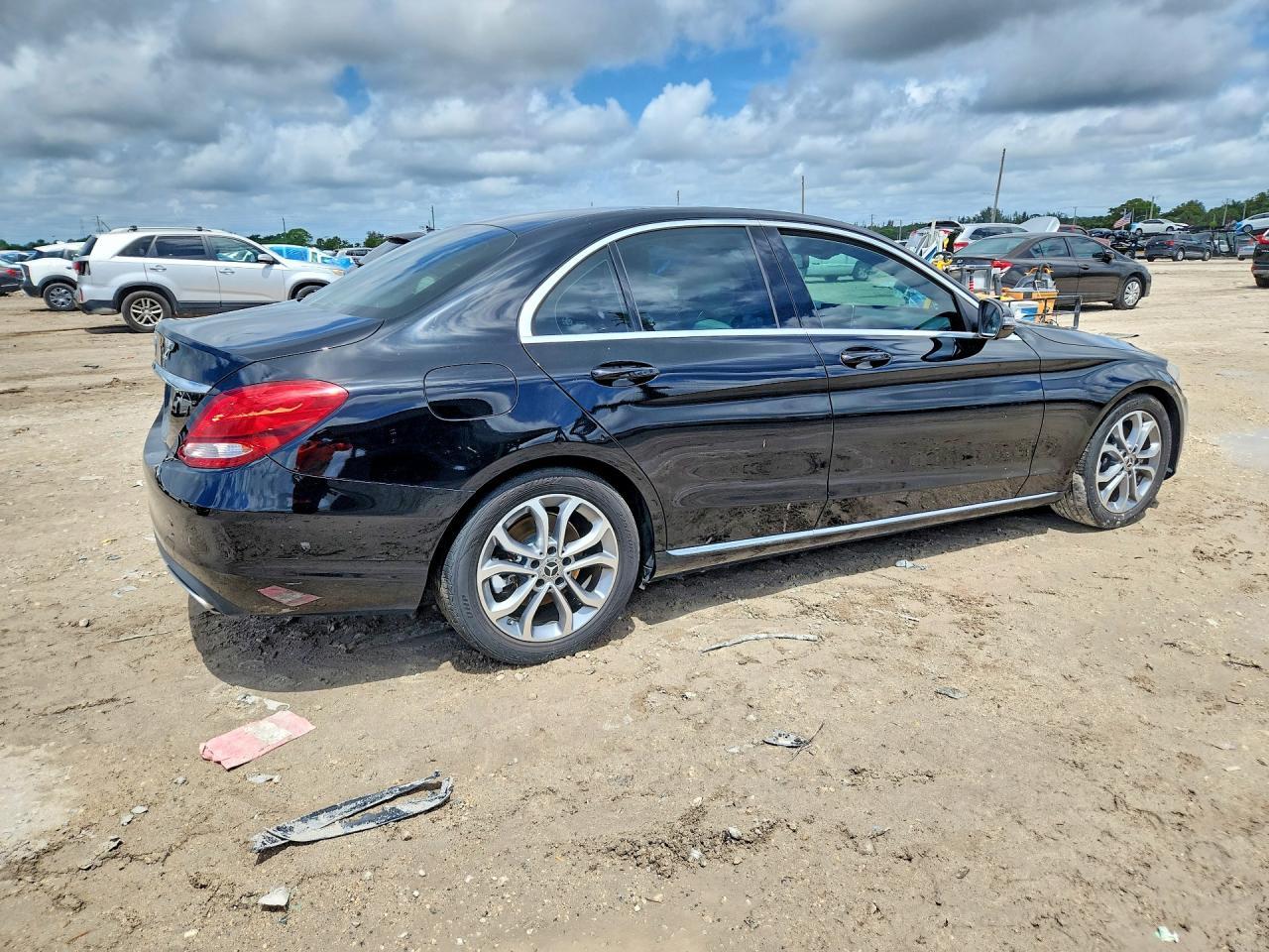 2018 Mercedes-Benz C 300 - Фото 3