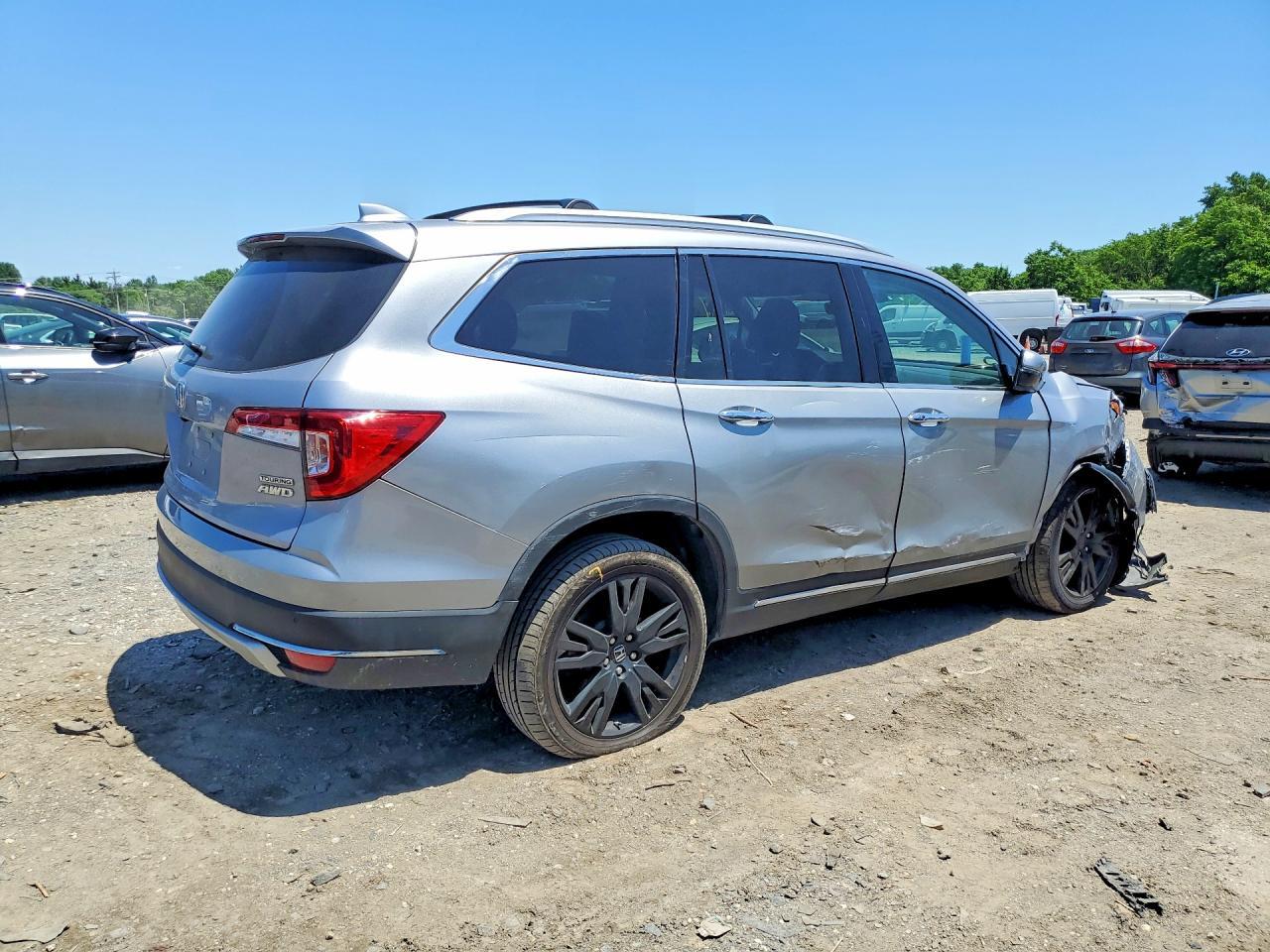 2022 Honda Pilot Touring - Image 3