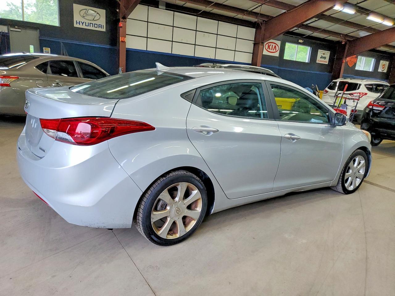 2013 Hyundai Elantra Limited - Фото 3