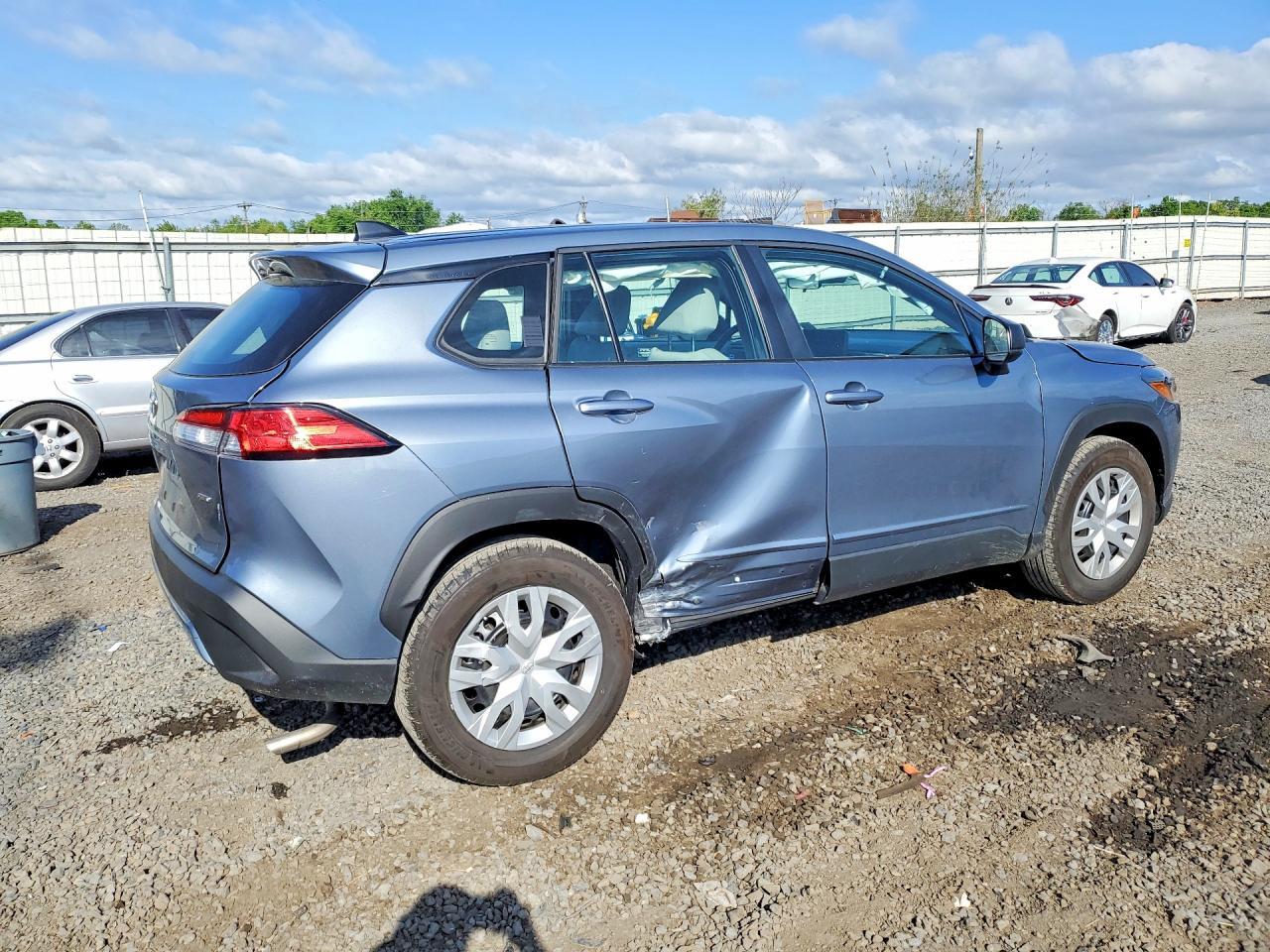 2023 Toyota Corolla Cross L - Image 3