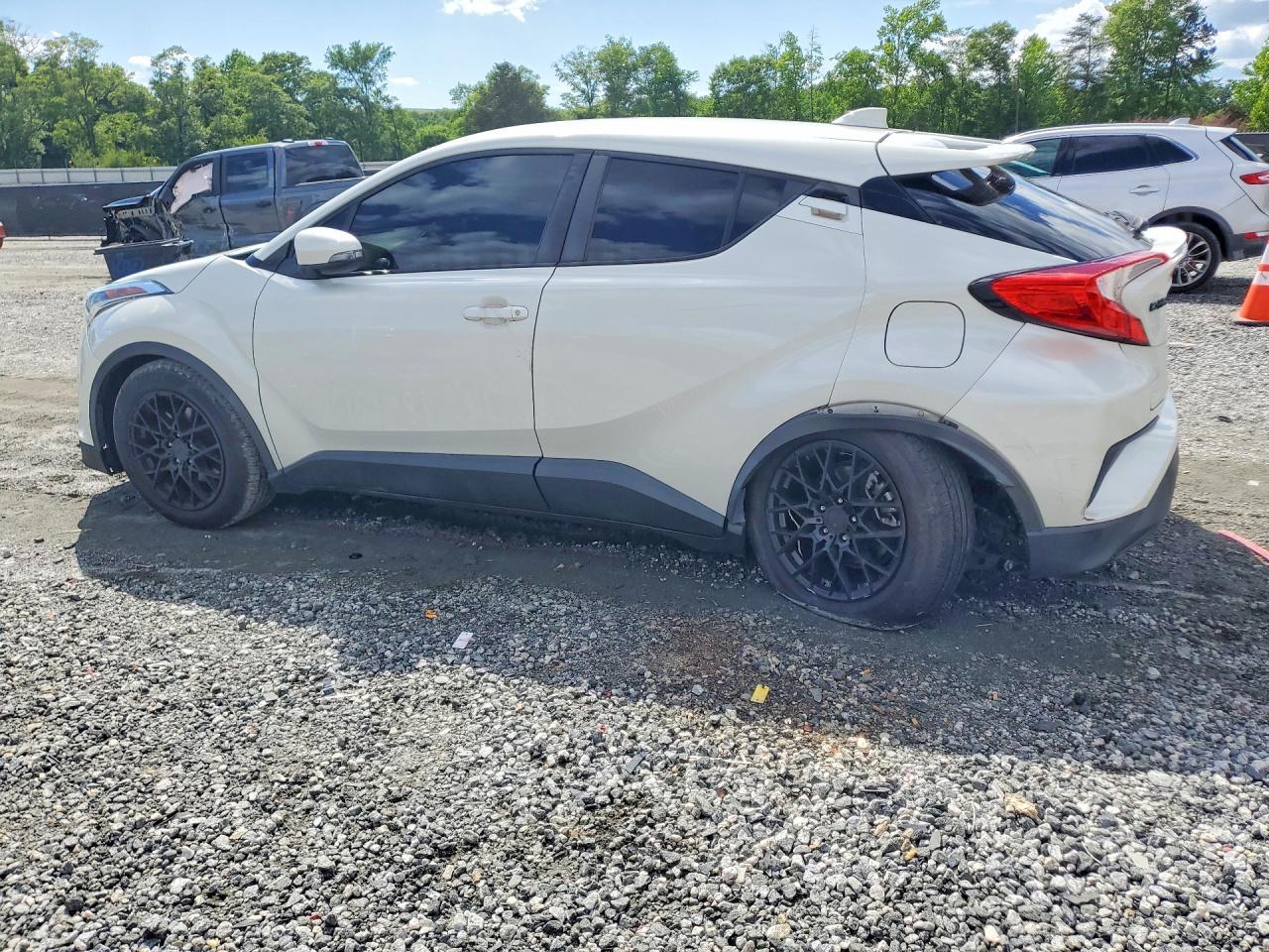 2019 Toyota C-Hr Le - Фото 2