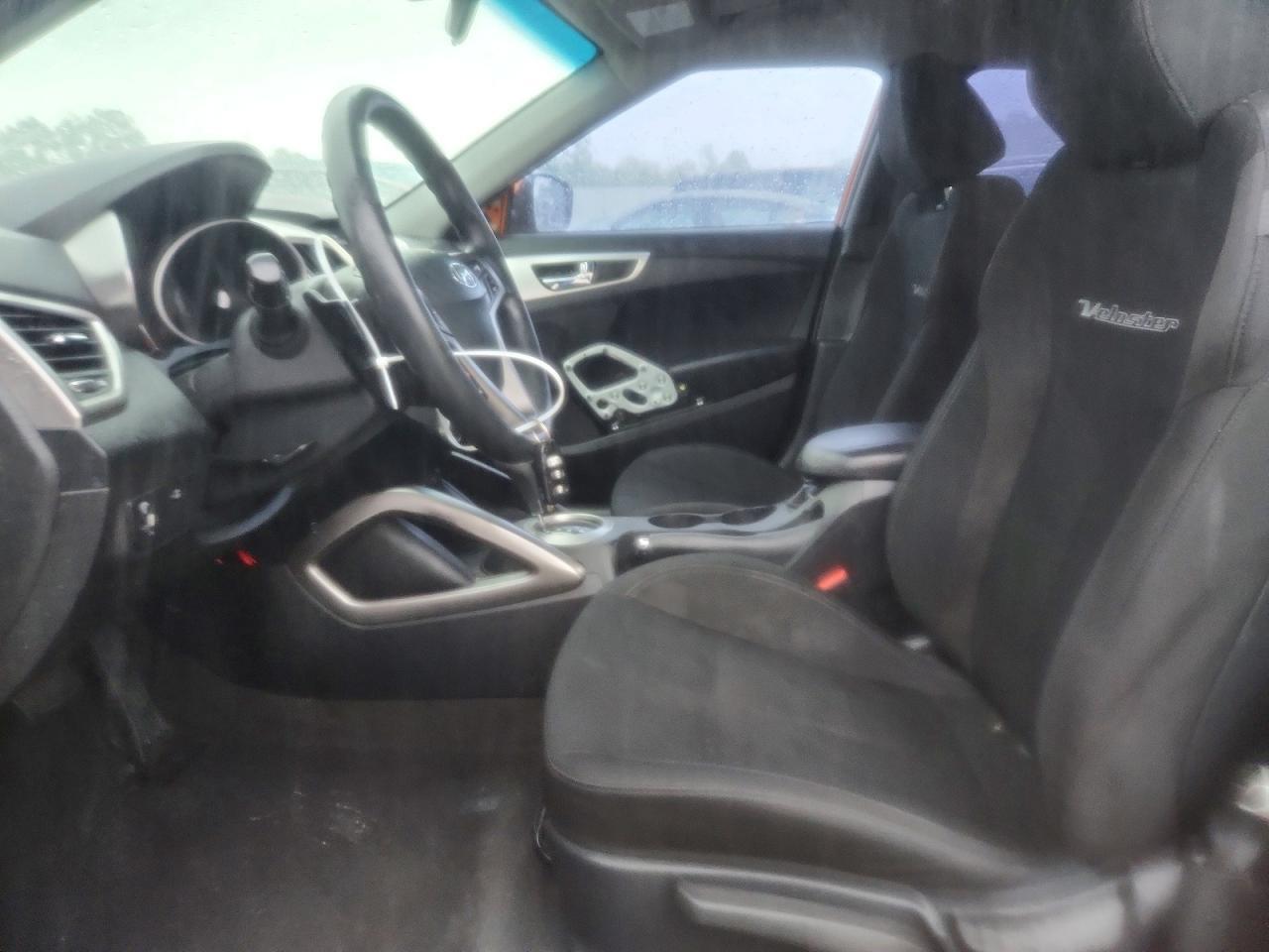 2016 Hyundai Veloster Base - Фото 7