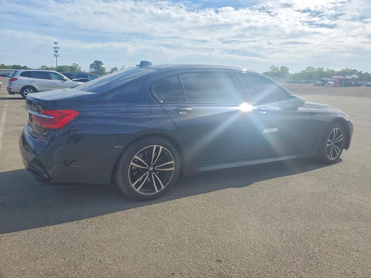 2019 BMW 740 Xi - Фото 3