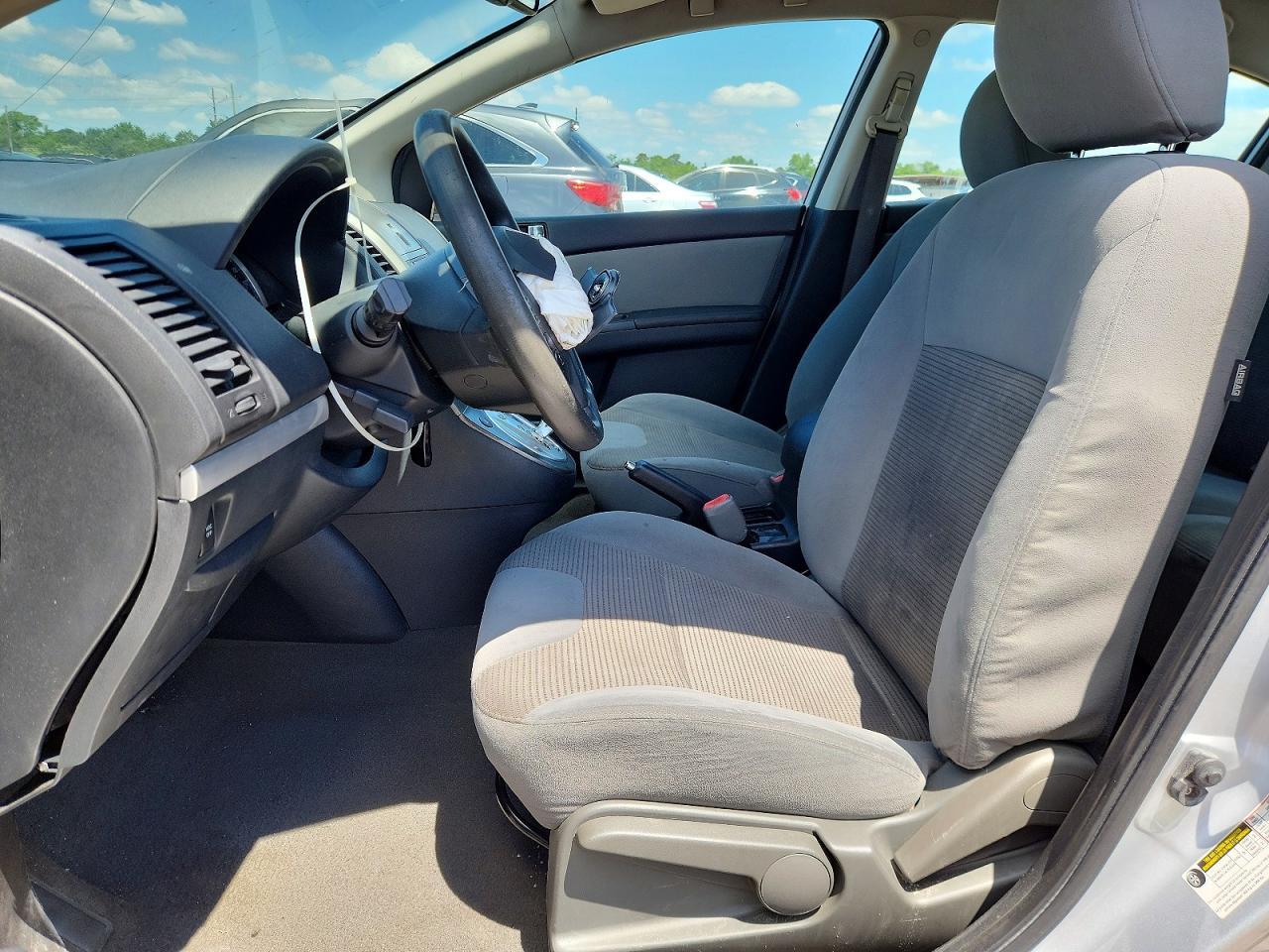 2011 Nissan Sentra 2.0 - Image 7