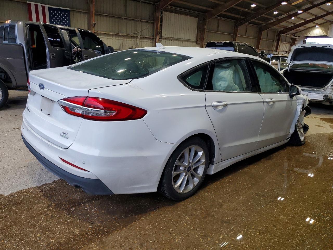 2019 Ford Fusion Se - Фото 3