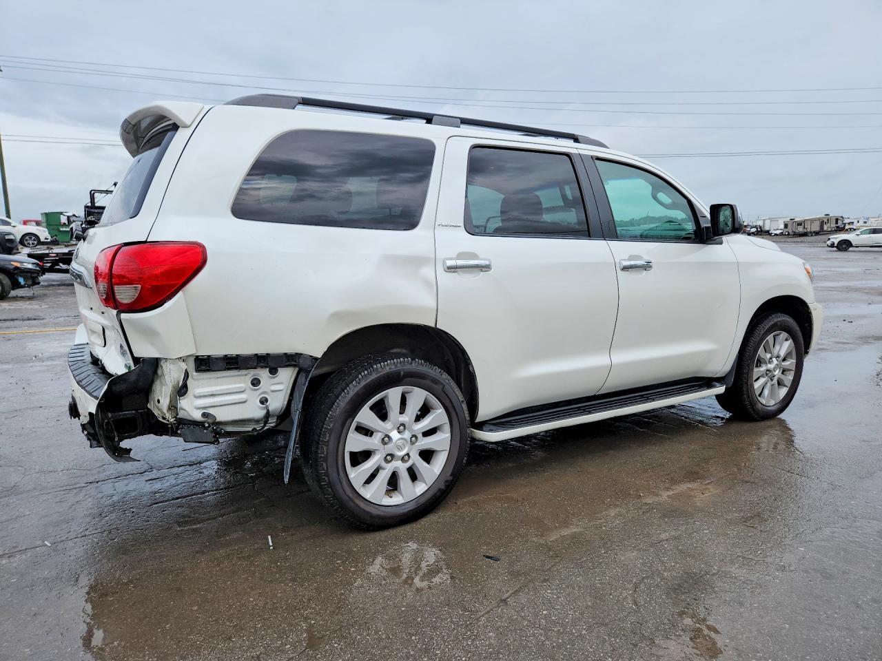 2017 Toyota Sequoia Platinum - Фото 3