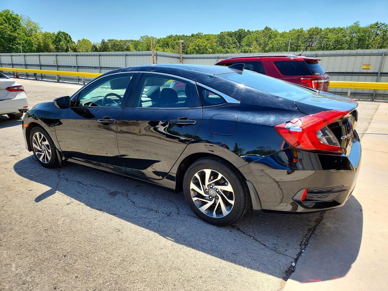 2018 Honda Civic Ex - Фото 2