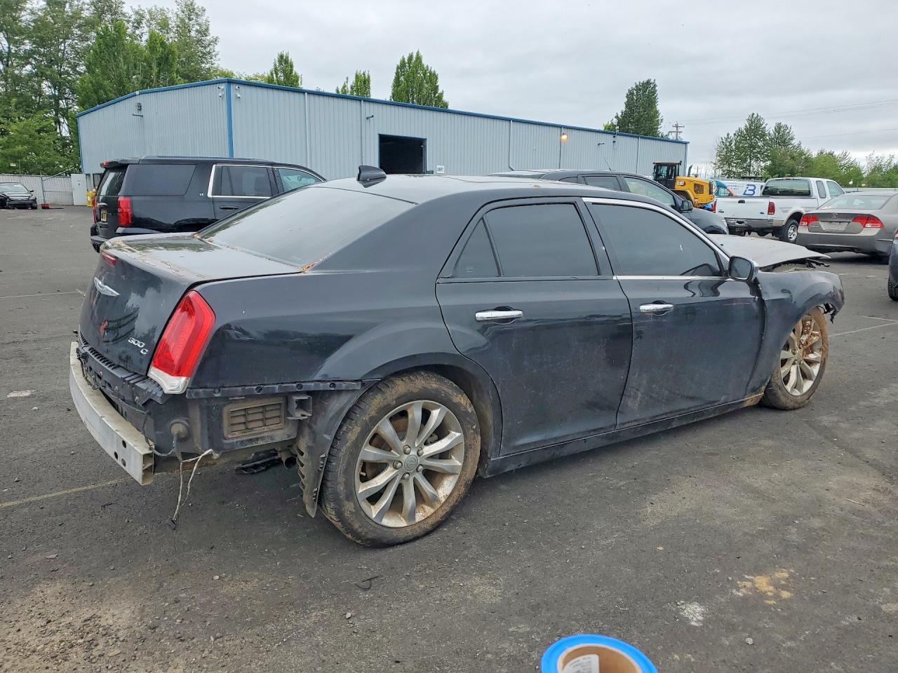 2016 Chrysler 300C - Image 3