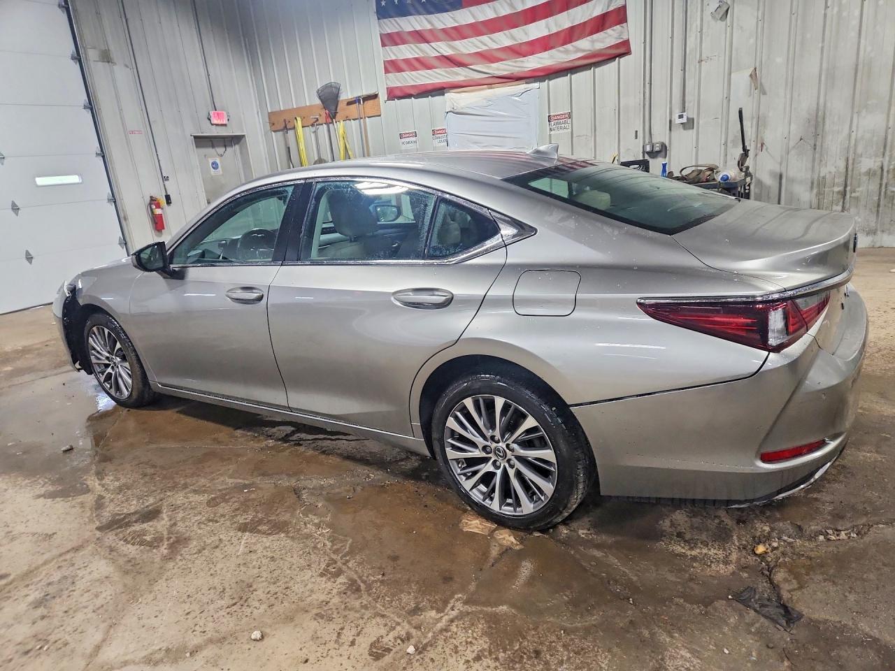 2020 Lexus Es 350 - Image 2