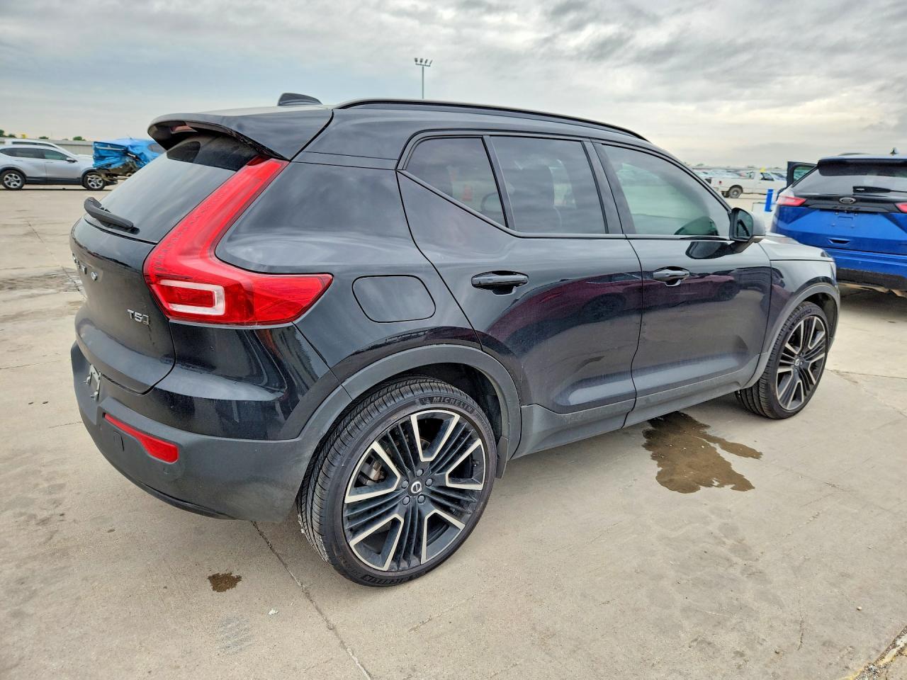 2022 Volvo Xc40 T5 R-Design - Фото 3