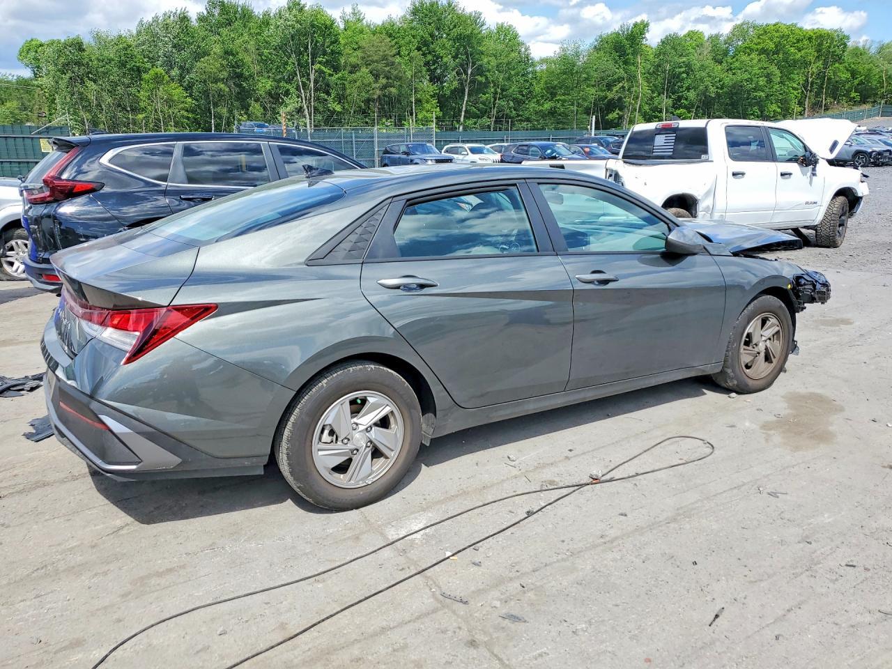 2026 Hyundai Elantra Se - Image 3