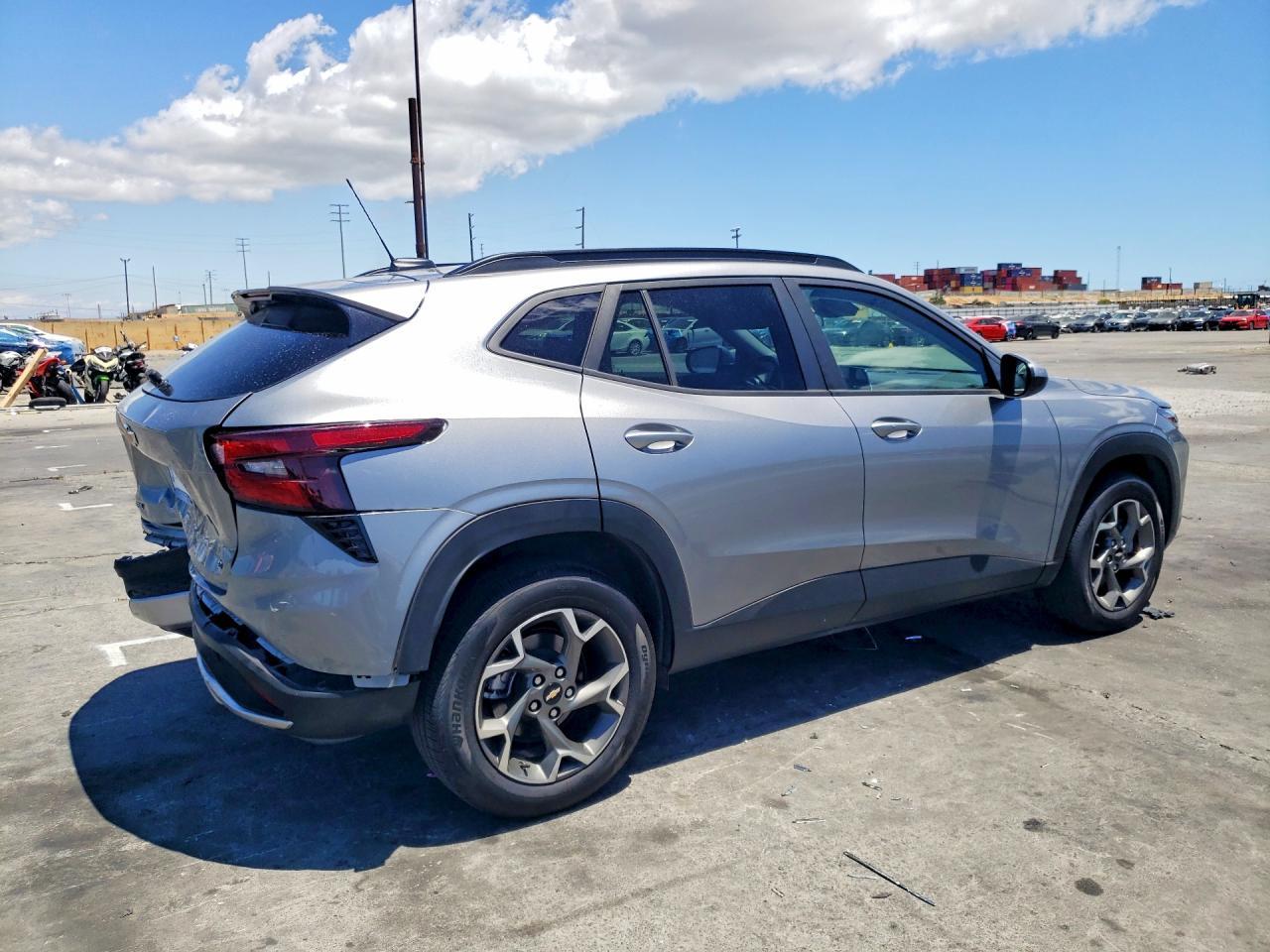 2025 Chevrolet Trax 1Lt - Фото 3