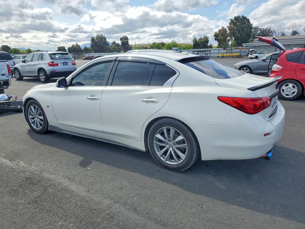 2015 Infiniti Q50 Premium - Фото 2