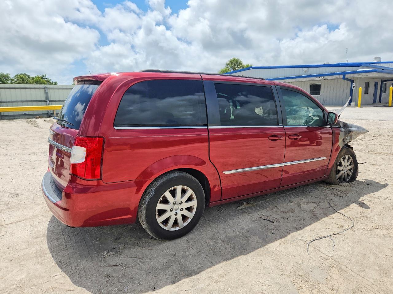 2014 Chrysler Town & Country Touring - Фото 3