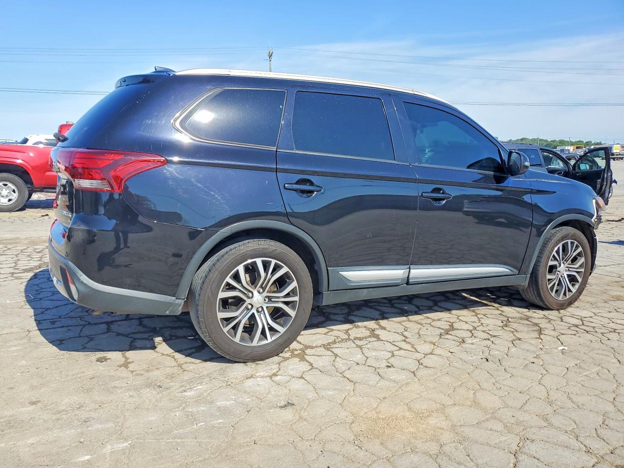 2018 Mitsubishi Outlander Se - Image 3