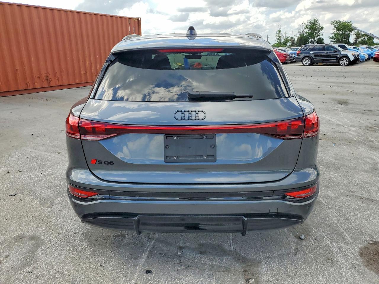 2025 Audi Sq6 E-Tron Prestige - Image 6