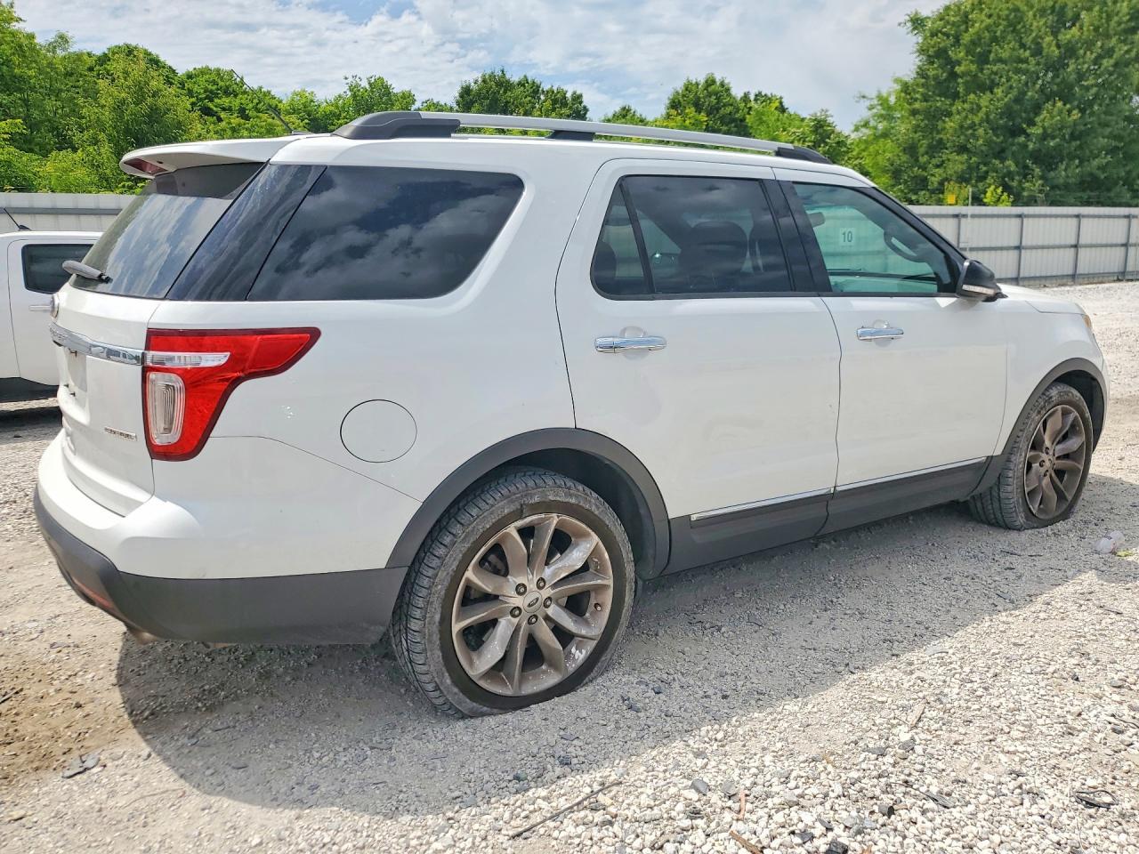 2015 Ford Explorer Xlt - Image 3