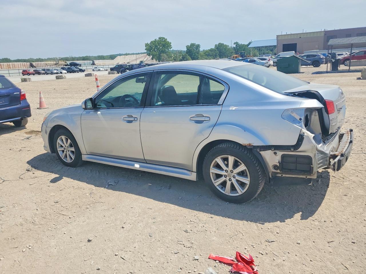 2012 Subaru Legacy 2.5I - Фото 2
