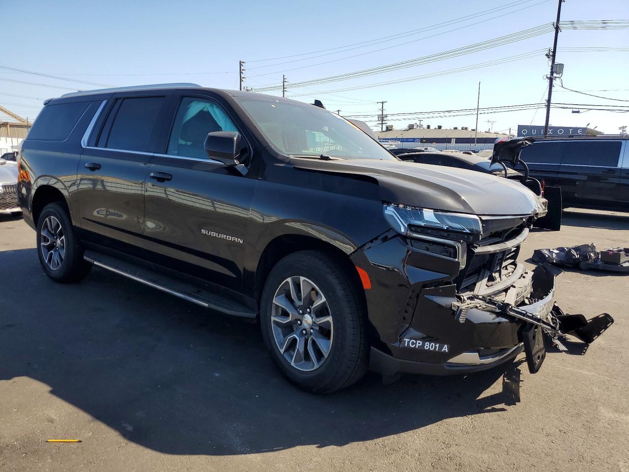 2024 Chevrolet Suburban C1500 Lt - Image 4