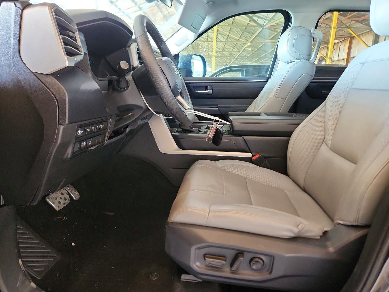 2023 Toyota Tundra Sr5 - Image 7