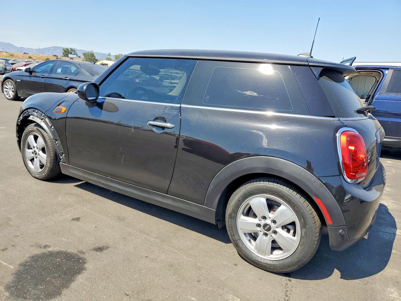 2019 Mini Cooper - Фото 2