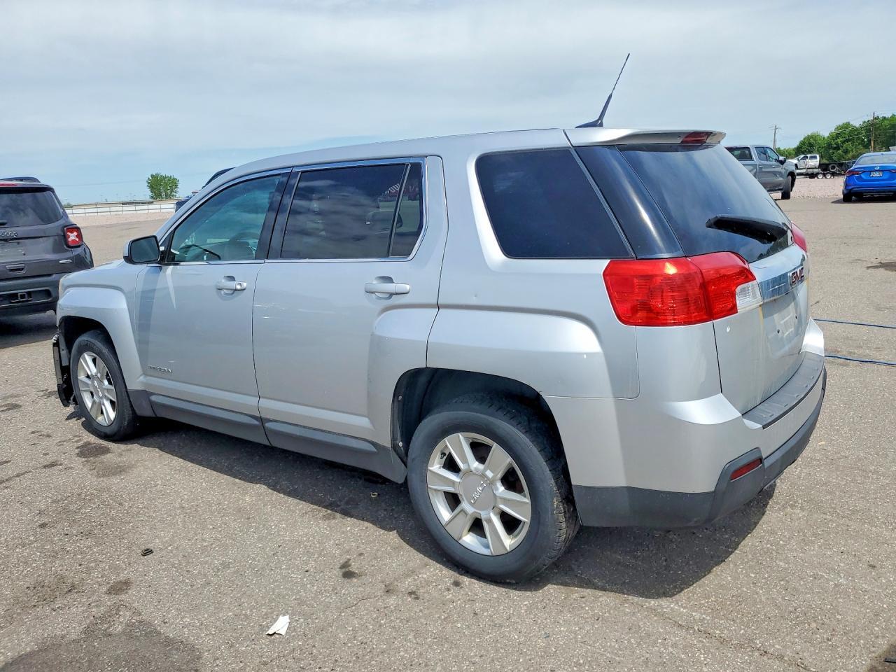 2010 GMC Terrain Sle - Image 2