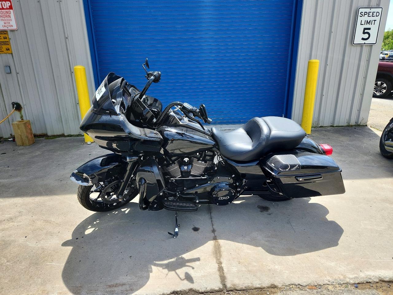 2019 Harley-Davidson Fltrxs - Image 3