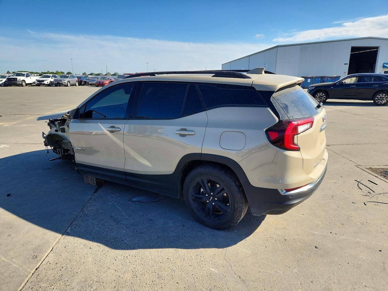 2022 GMC Terrain At4 - Фото 2