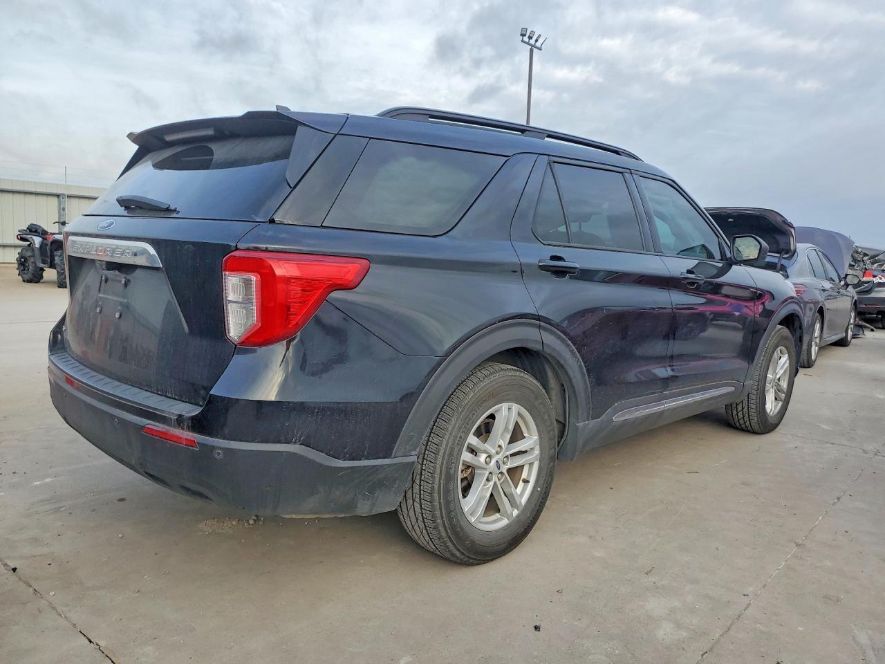 2022 Ford Explorer Xlt - Image 3