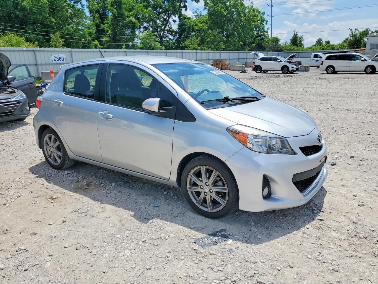 2014 Toyota Yaris 3D - Фото 4