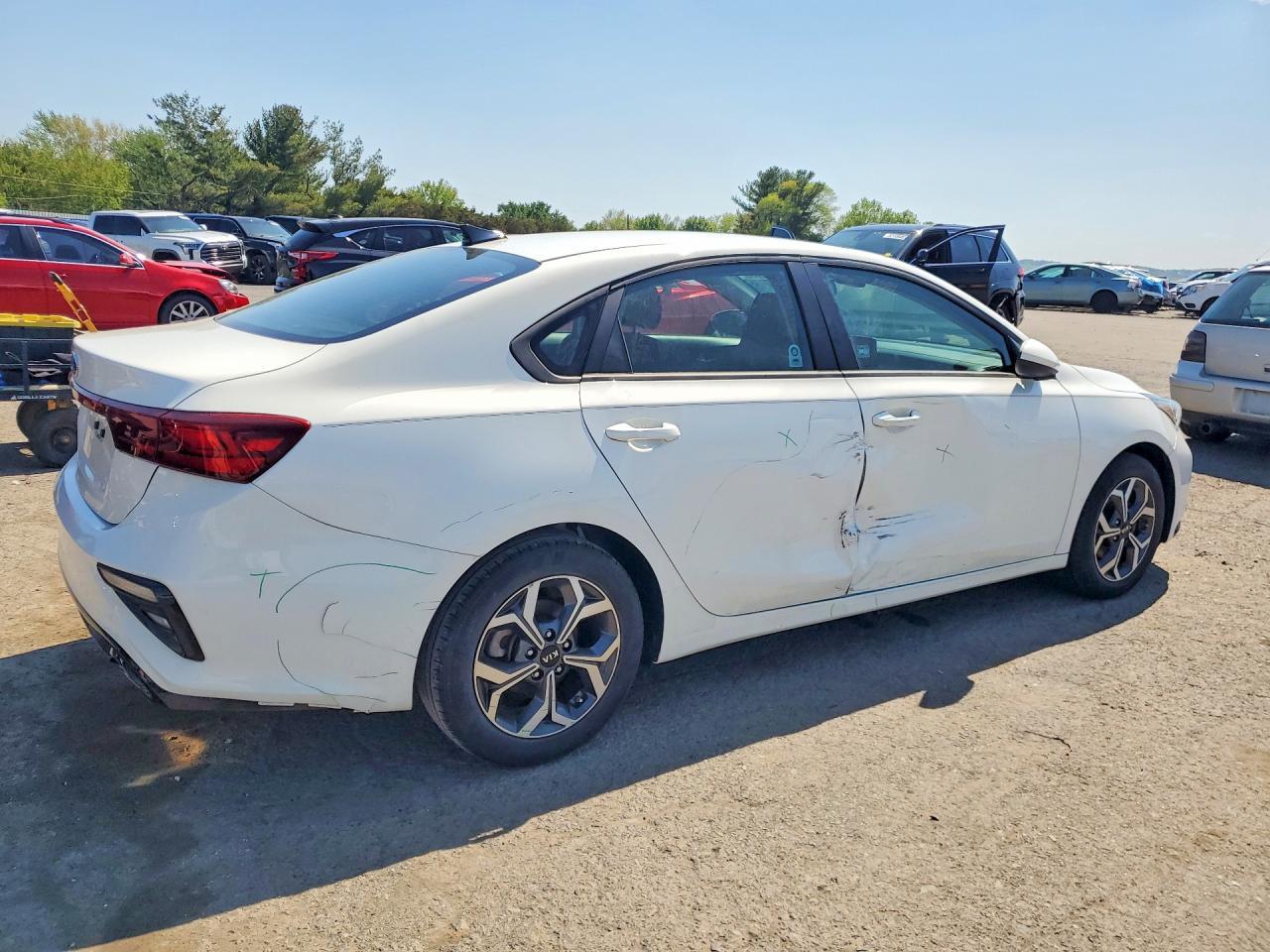 2020 Kia Forte Lxs - Image 3