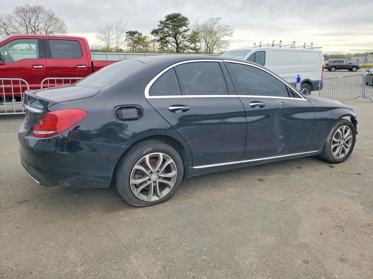 2015 Mercedes-Benz C 300 4Matic - Фото 3