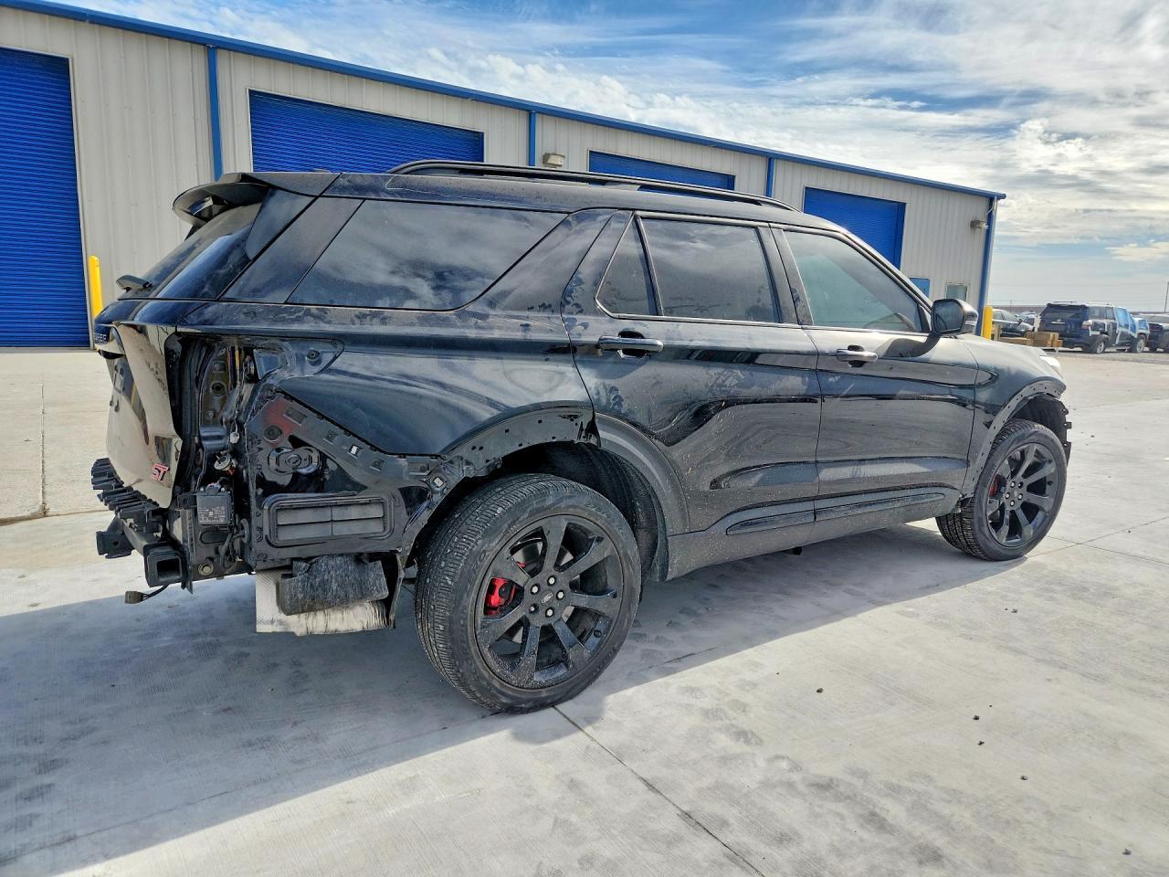 2023 Ford Explorer St - Фото 3