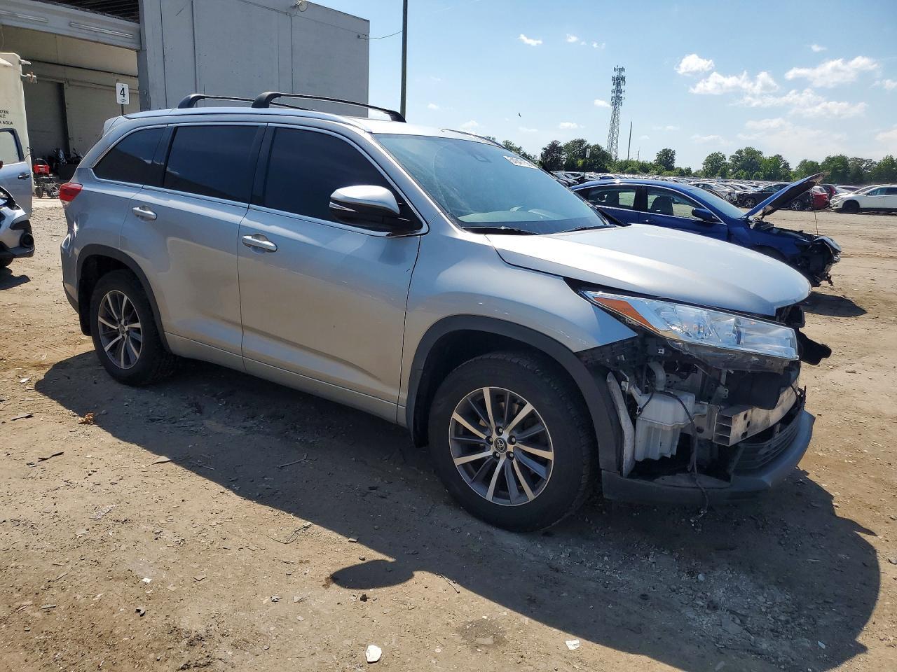 2017 Toyota Highlander Xle - Image 4