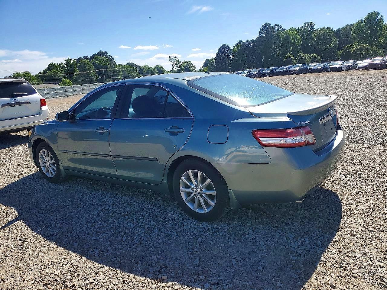 2010 Toyota Camry Xle V6 - Фото 2