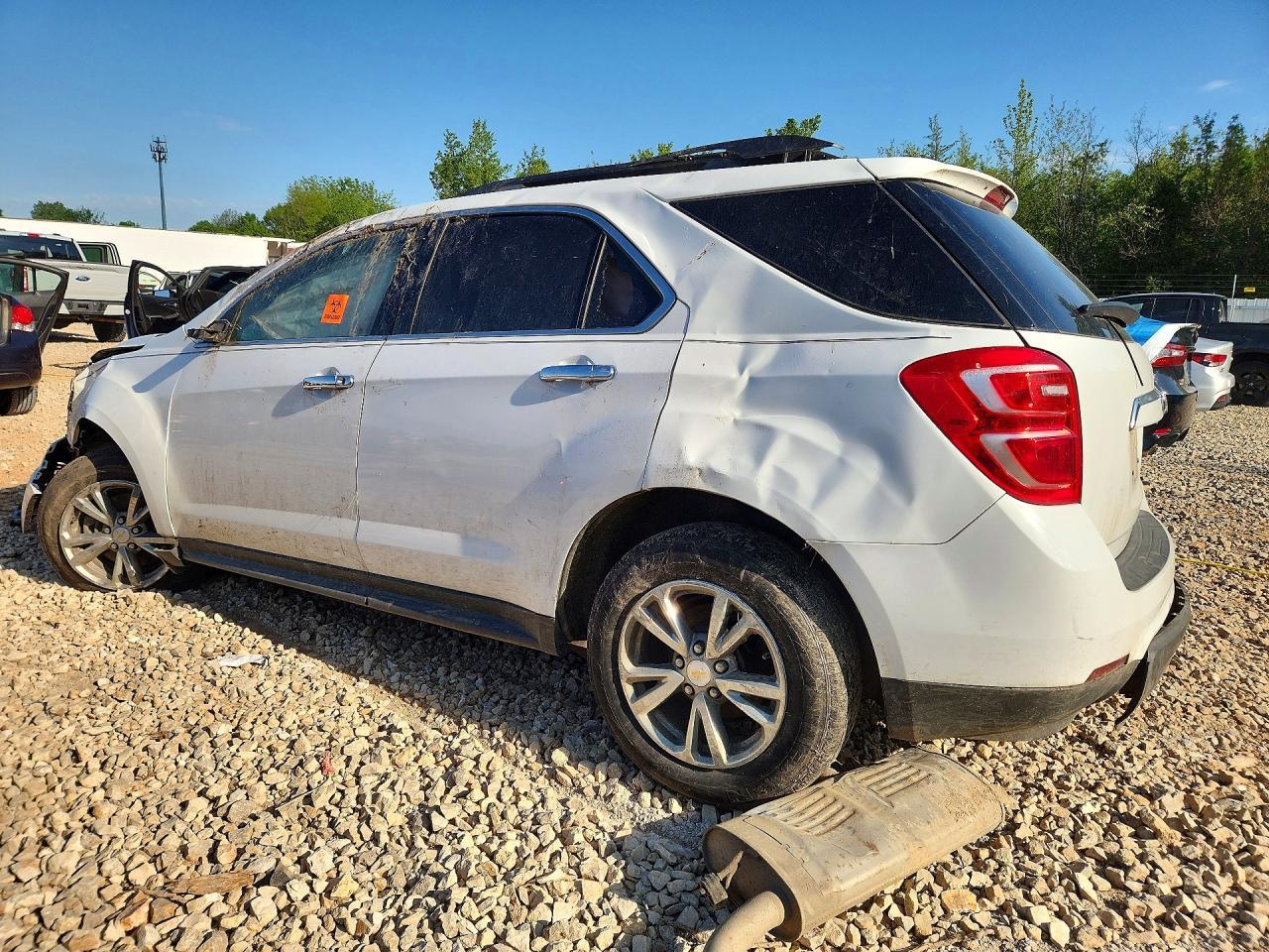 2016 Chevrolet Equinox Lt - Image 2