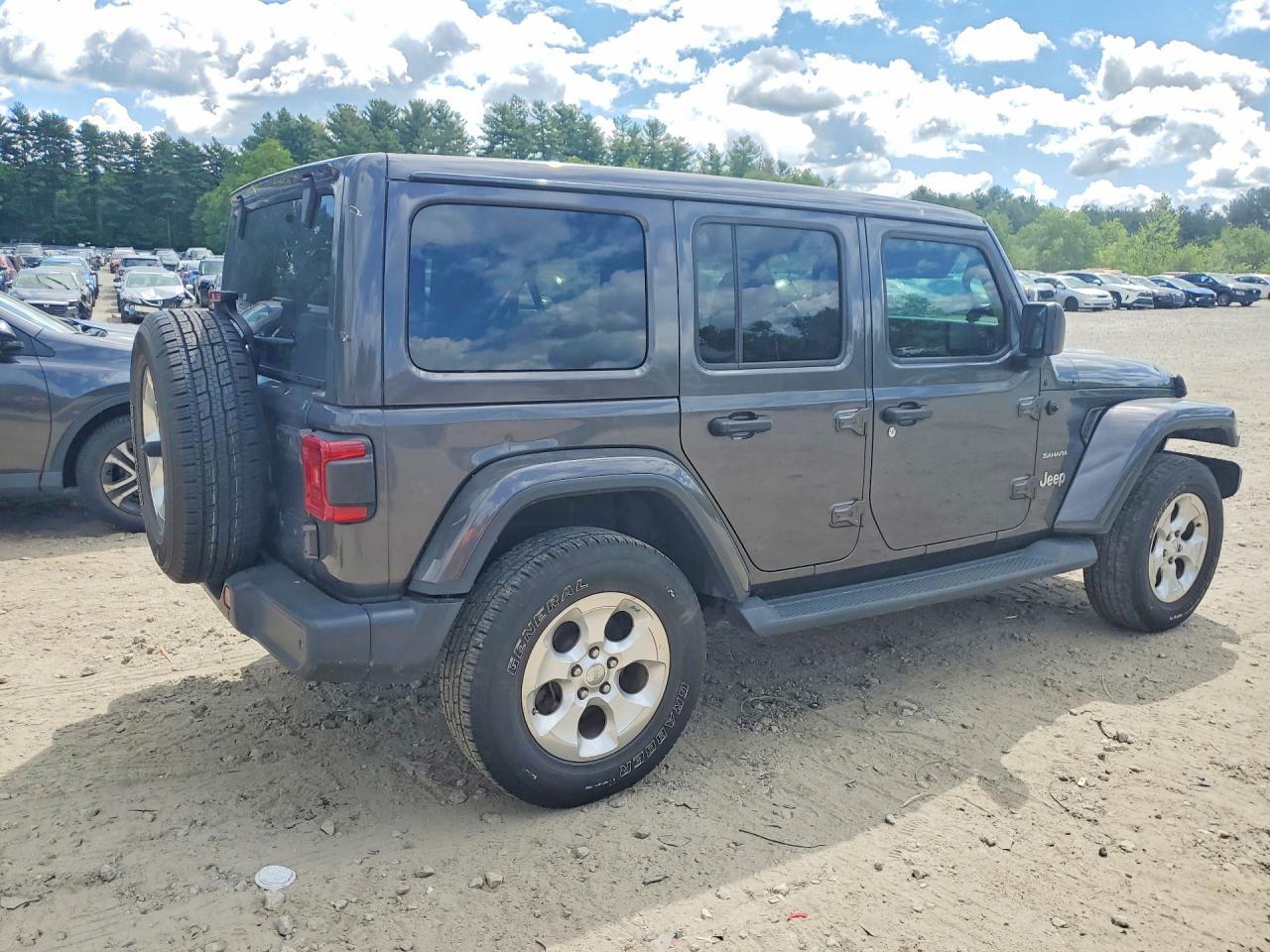 2020 Jeep Wrangler Unlimited Sahara - Image 3