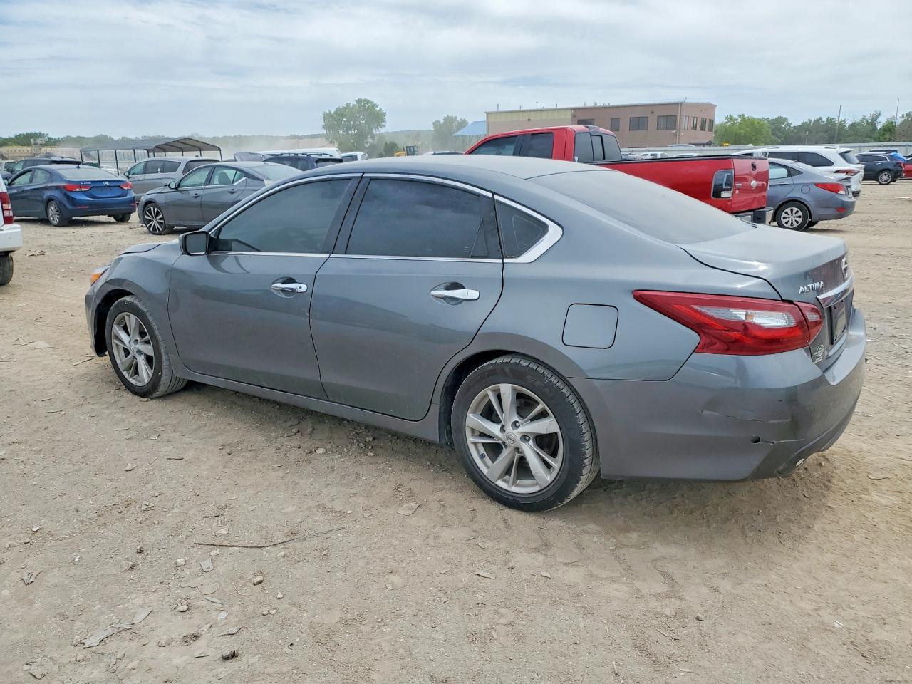 2018 Nissan Altima 2.5 S - Фото 2