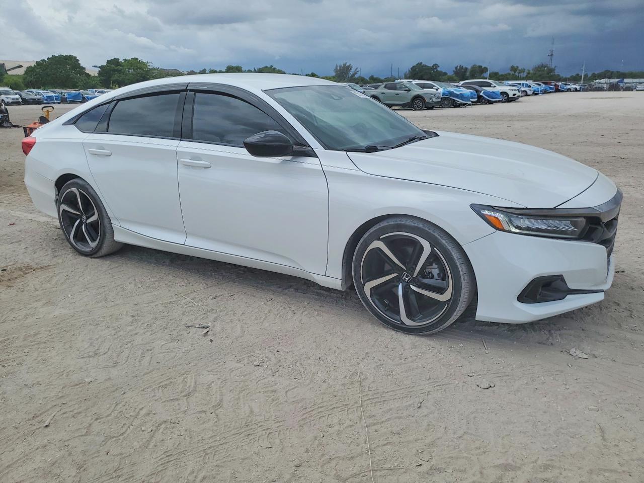 2022 Honda Accord Sport - Image 4