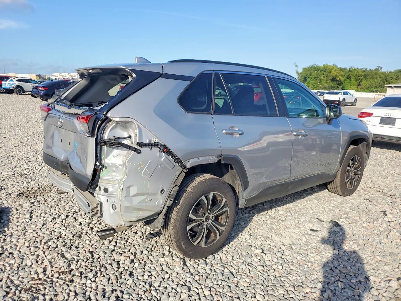 2021 Toyota Rav4 Le - Image 3