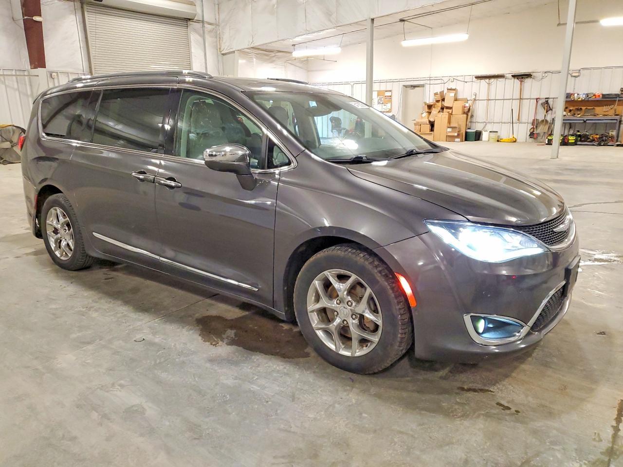 2017 Chrysler Pacifica Limited - Фото 4