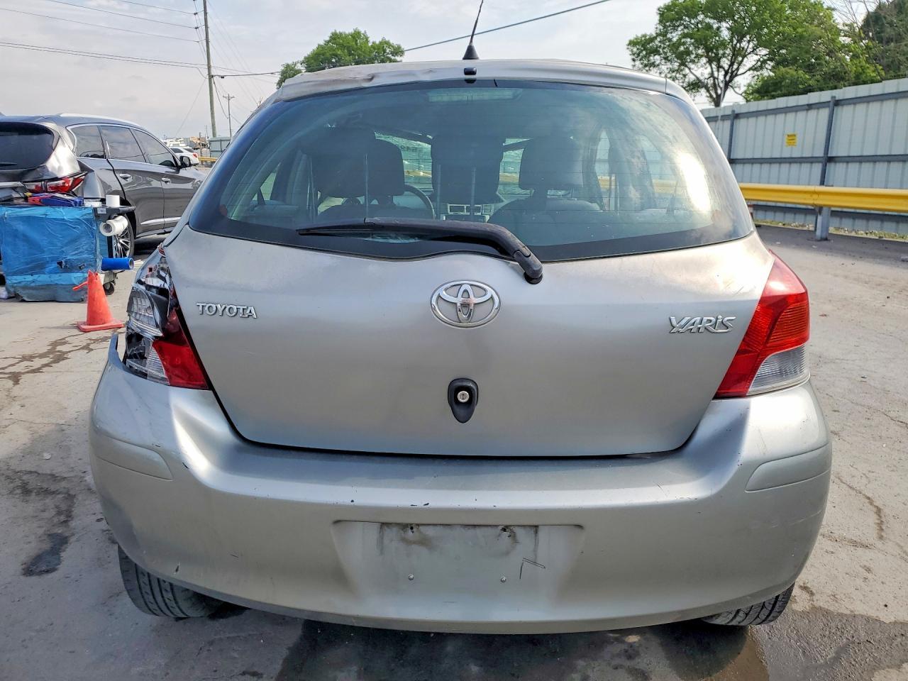 2010 Toyota Yaris Base - Image 6