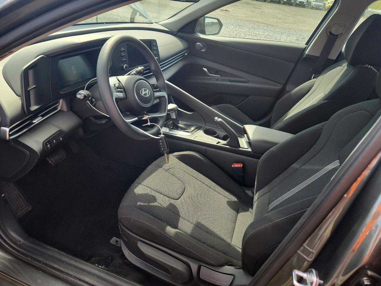 2025 Hyundai Elantra Se - Фото 7