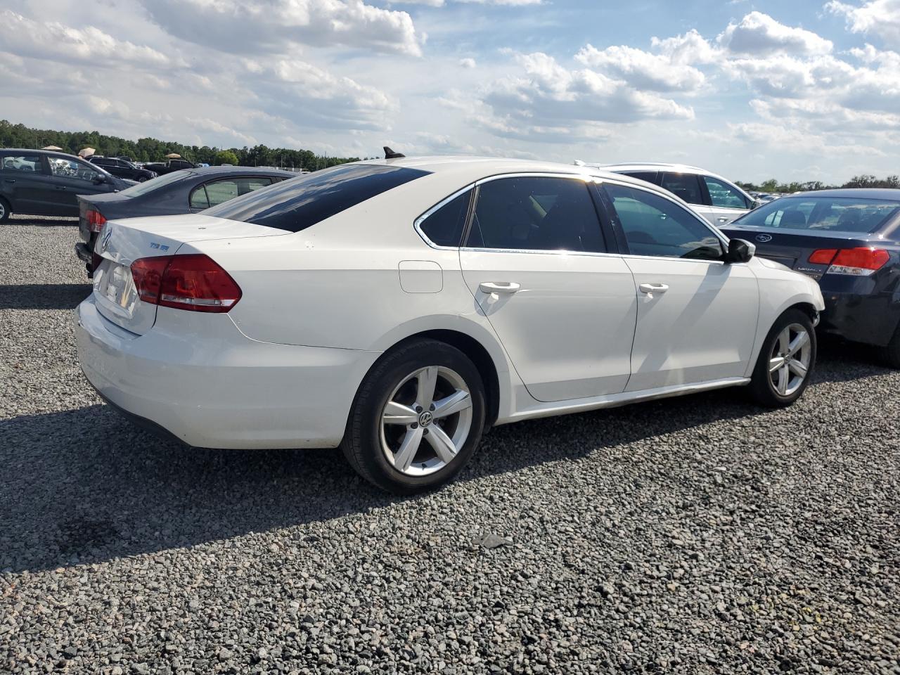 2015 Volkswagen Passat Se - Фото 3