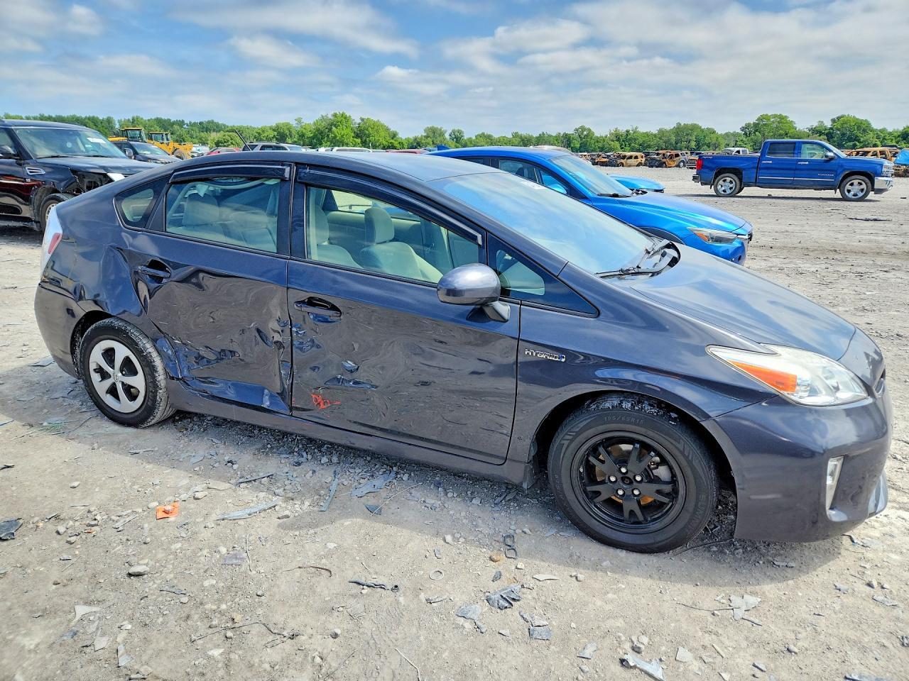 2015 Toyota Prius Three - Фото 4