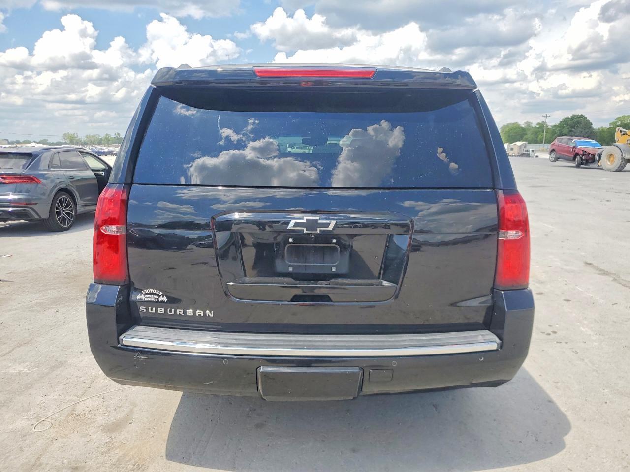 2015 Chevrolet Suburban K1500 Ltz - Image 6