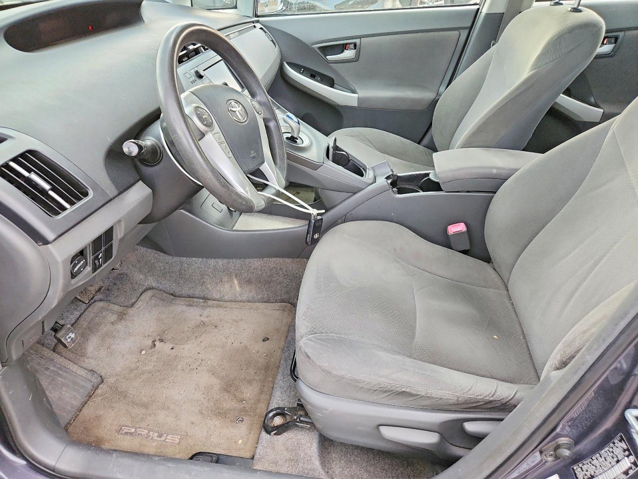 2011 Toyota Prius Three - Фото 7